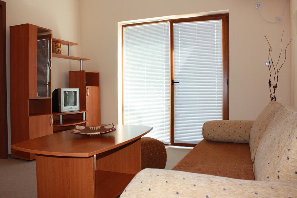 Hotel Milan بريمورسكو المظهر الخارجي الصورة