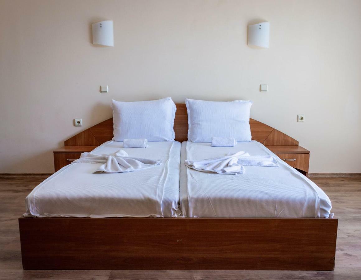 Hotel Milan بريمورسكو المظهر الخارجي الصورة